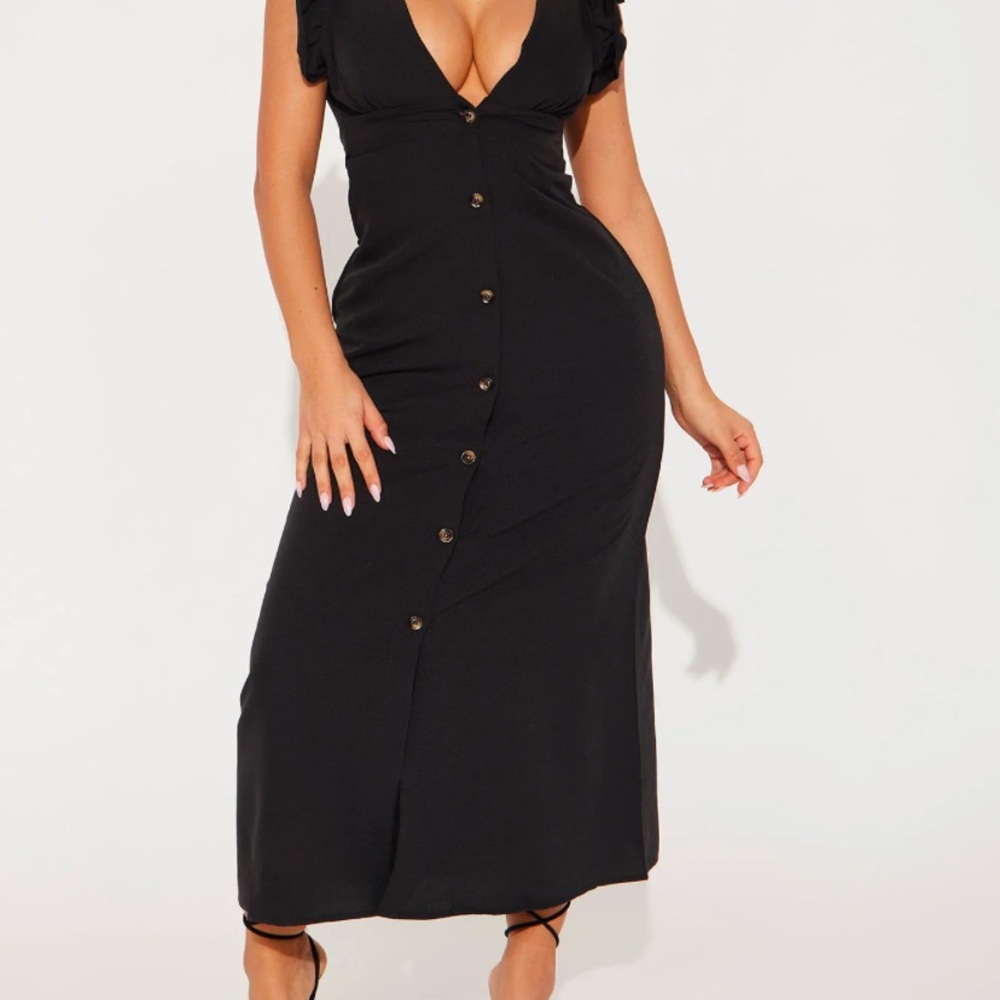 Black Ribbed Sheath Dress with Plunge Neckline and Flutter Sleeves for Cocktail